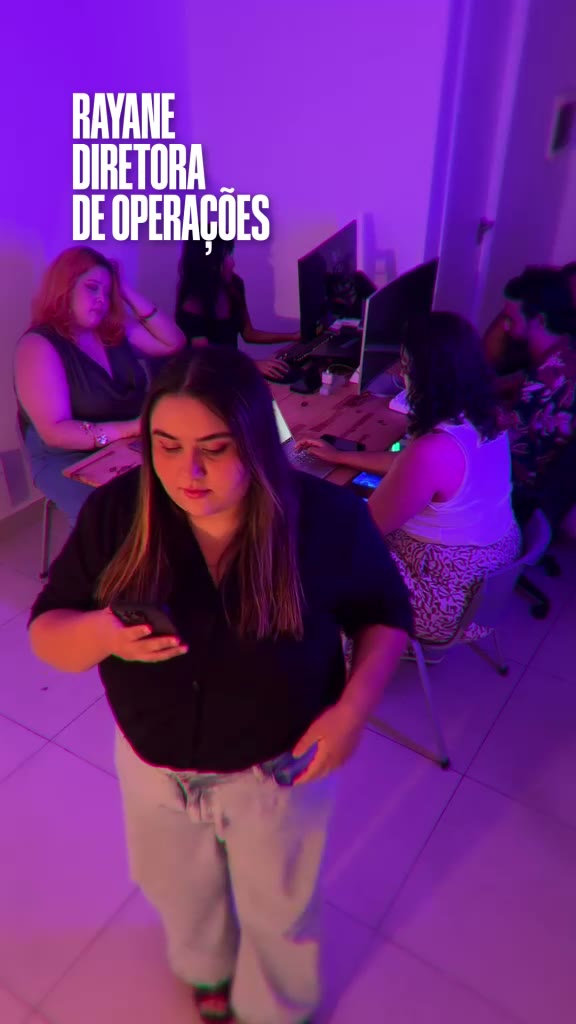 Refine Cubo - capa do vídeo Vertical 01 — Social